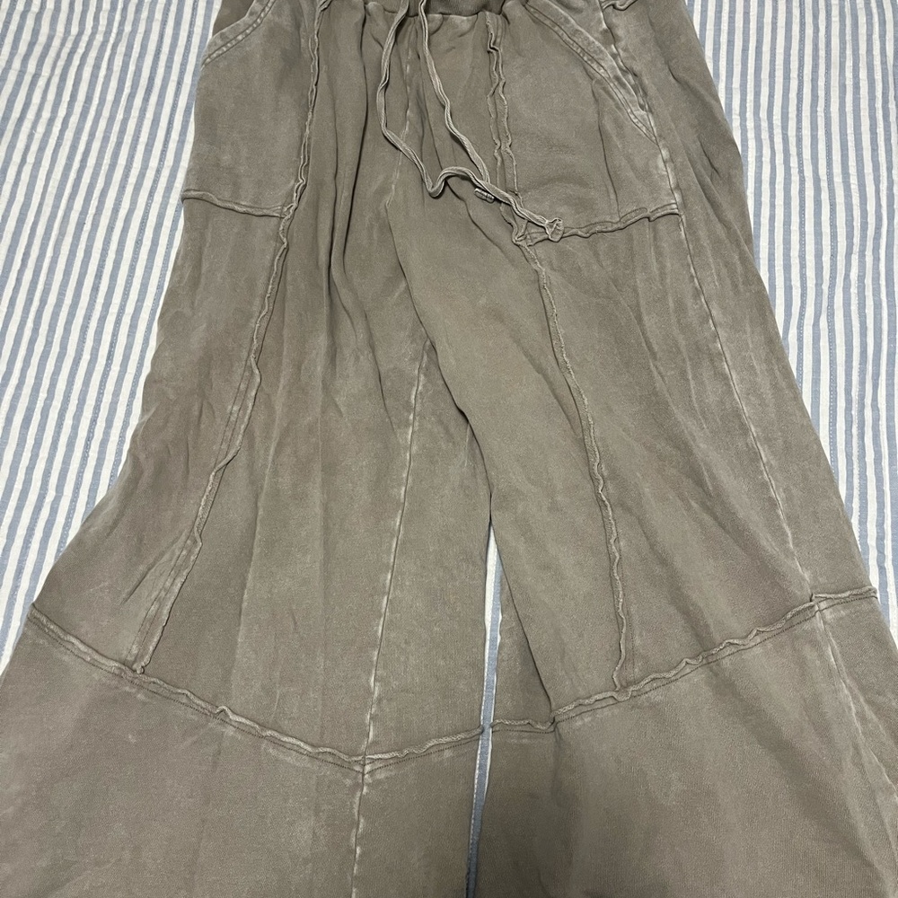 Wide-Leg Drawstring Pants